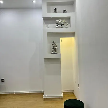 Laly Apartament-straja * Lupeni (Hunedoara)
