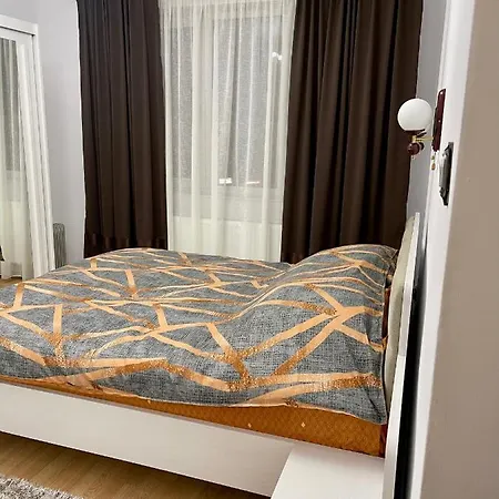 Laly Apartament-straja Apartment Lupeni (Hunedoara)